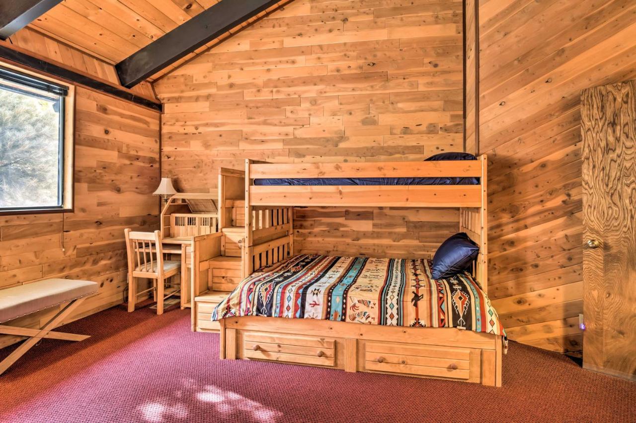 Cozy Grand Woodland Cabin With Mountain Views Pine Mountain Club Esterno foto